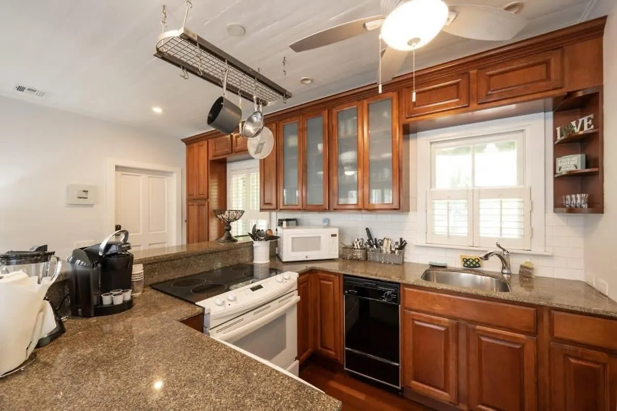 Conch Cottage -Pool & Quiet Area Key West Holiday home